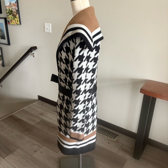 White House Black Market Houndstooth Cardigan in Black, White, and Brown - Picture 3 of 9